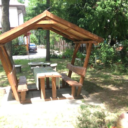 Honved Apartmanhaz 巴拉通雷勒 外观 照片