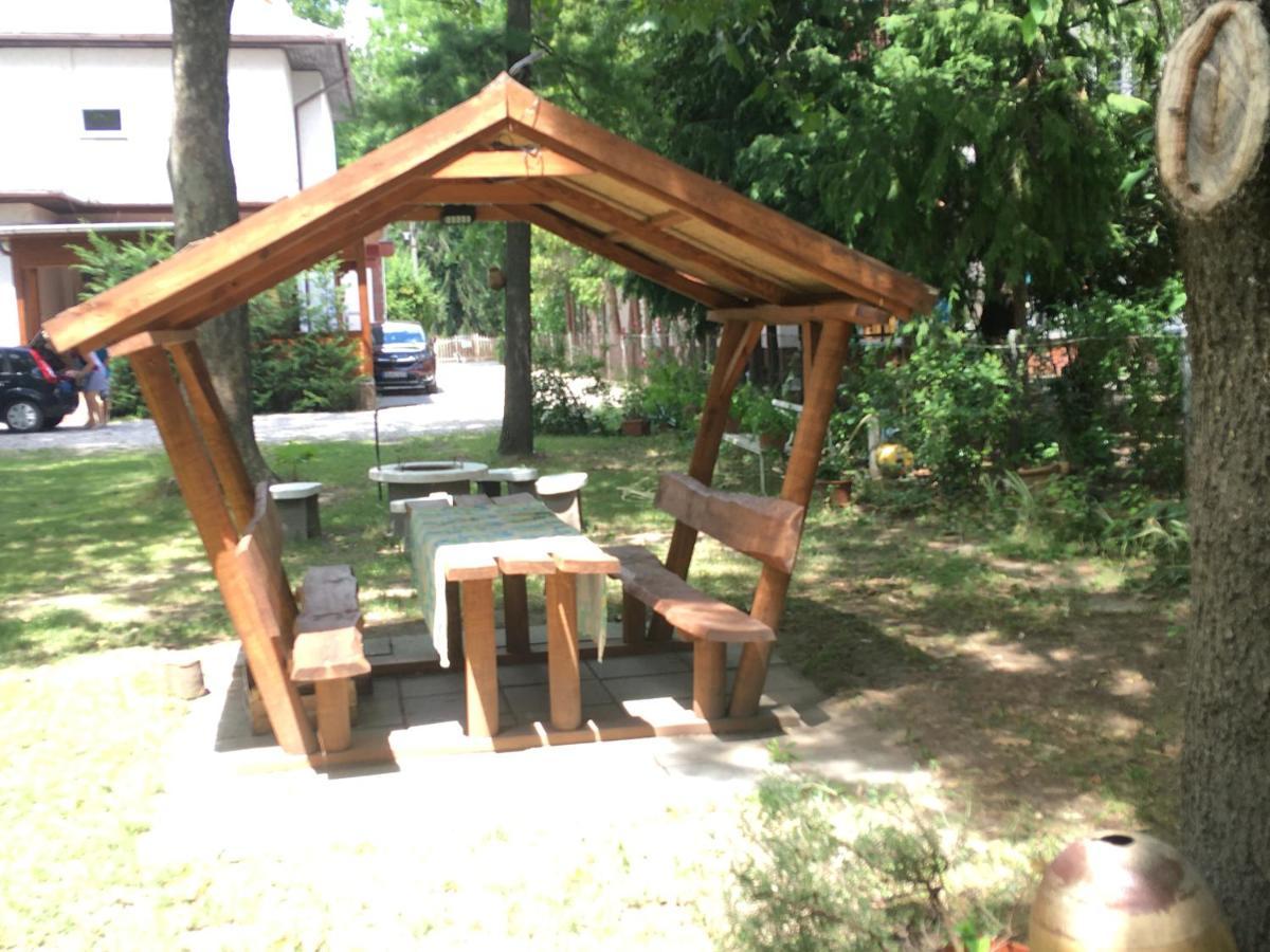 Honved Apartmanhaz 巴拉通雷勒 外观 照片
