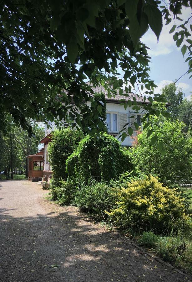 Honved Apartmanhaz 巴拉通雷勒 外观 照片